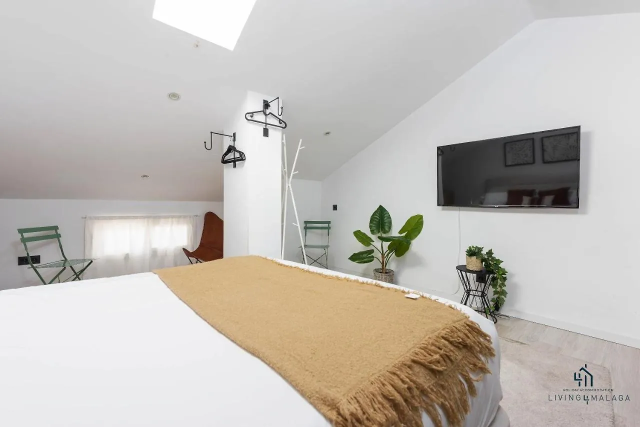 Living4Malaga Relax Inn 0*, Malaga